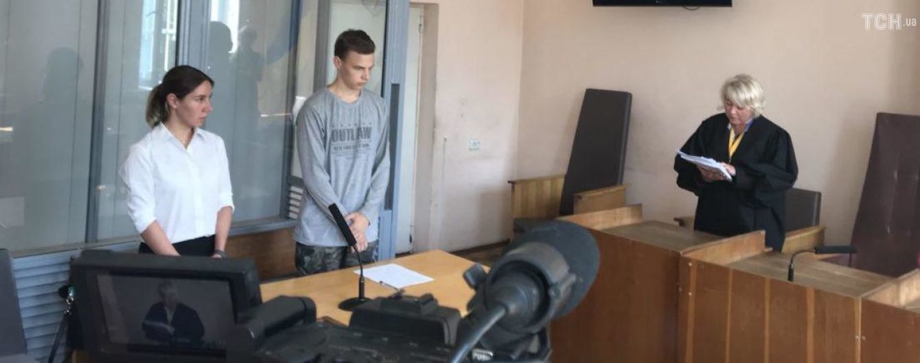 Першокурснику, який порізав ножем інших студентів, обрали запобіжний захід