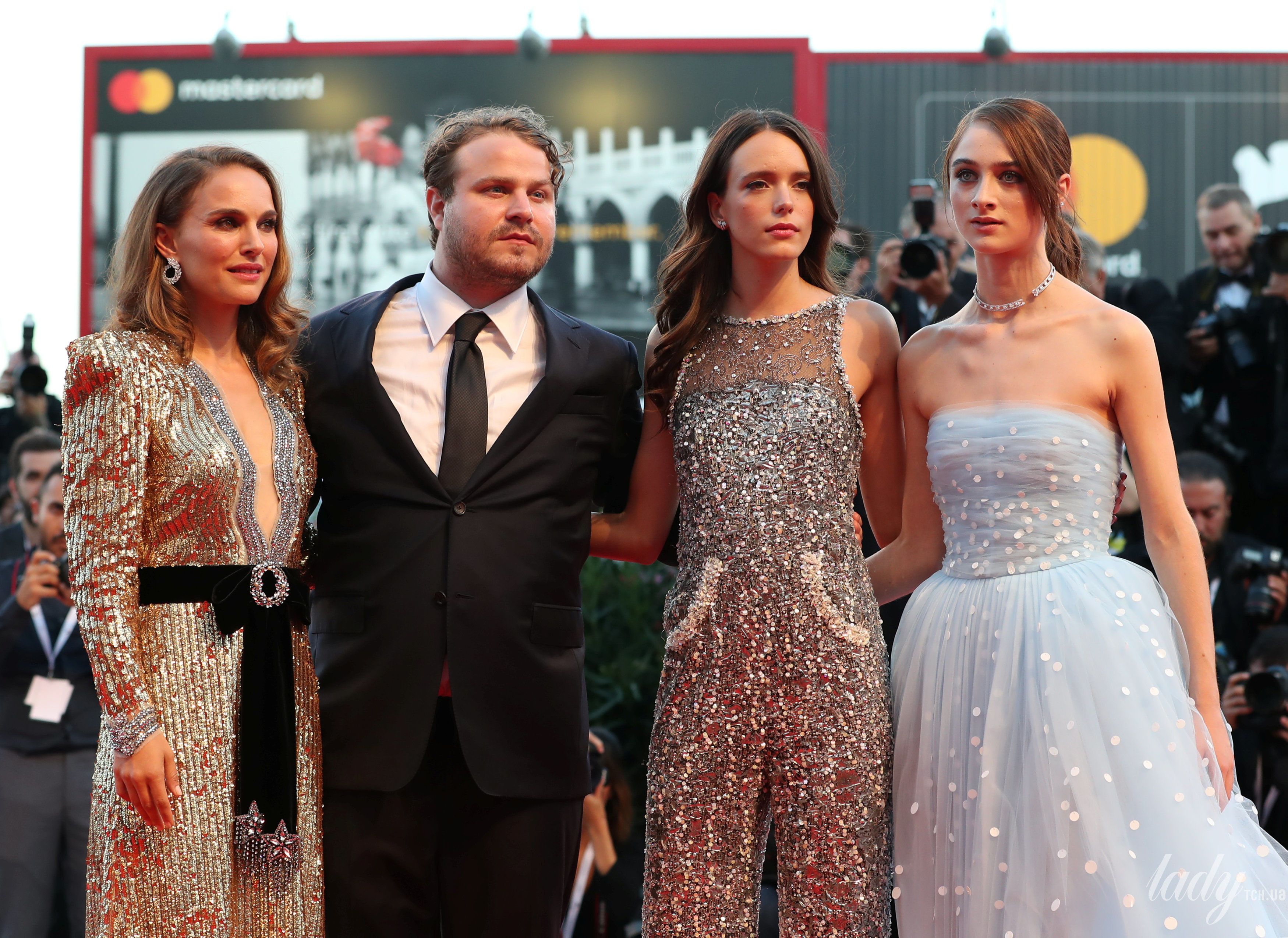 Натали Портман на премьере фильма "Vox Lux"_5