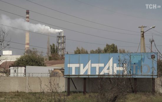 В окупованому Армянську відновив роботу "Кримський титан", на якому сталися хімічні викиди