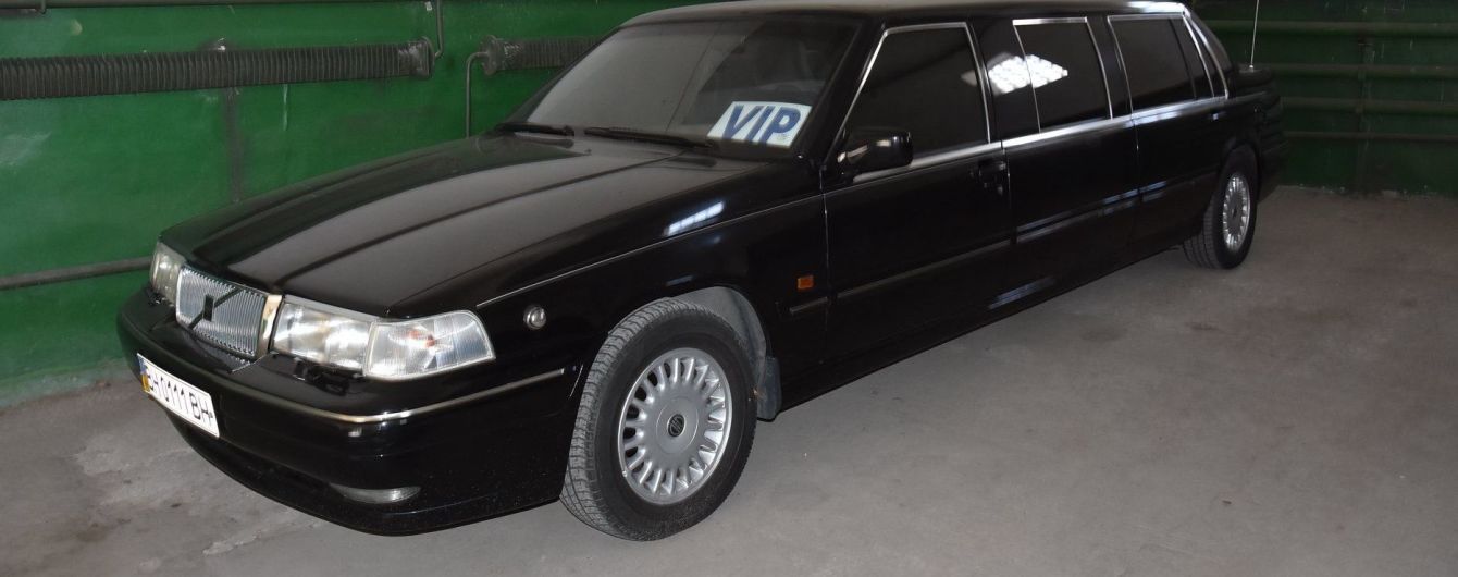 В Одеському автопарку помітили раритетний лімузин Кучми