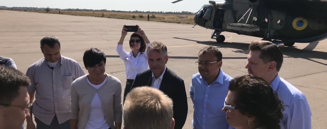 Міністр закордонних справ Норвегії прибула на Донбас