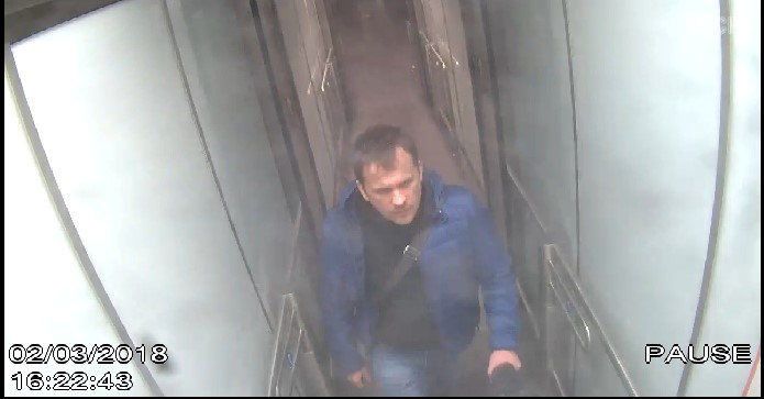 Підозрювані в отруєнні Скрипалів, фото з камер спостереження_9