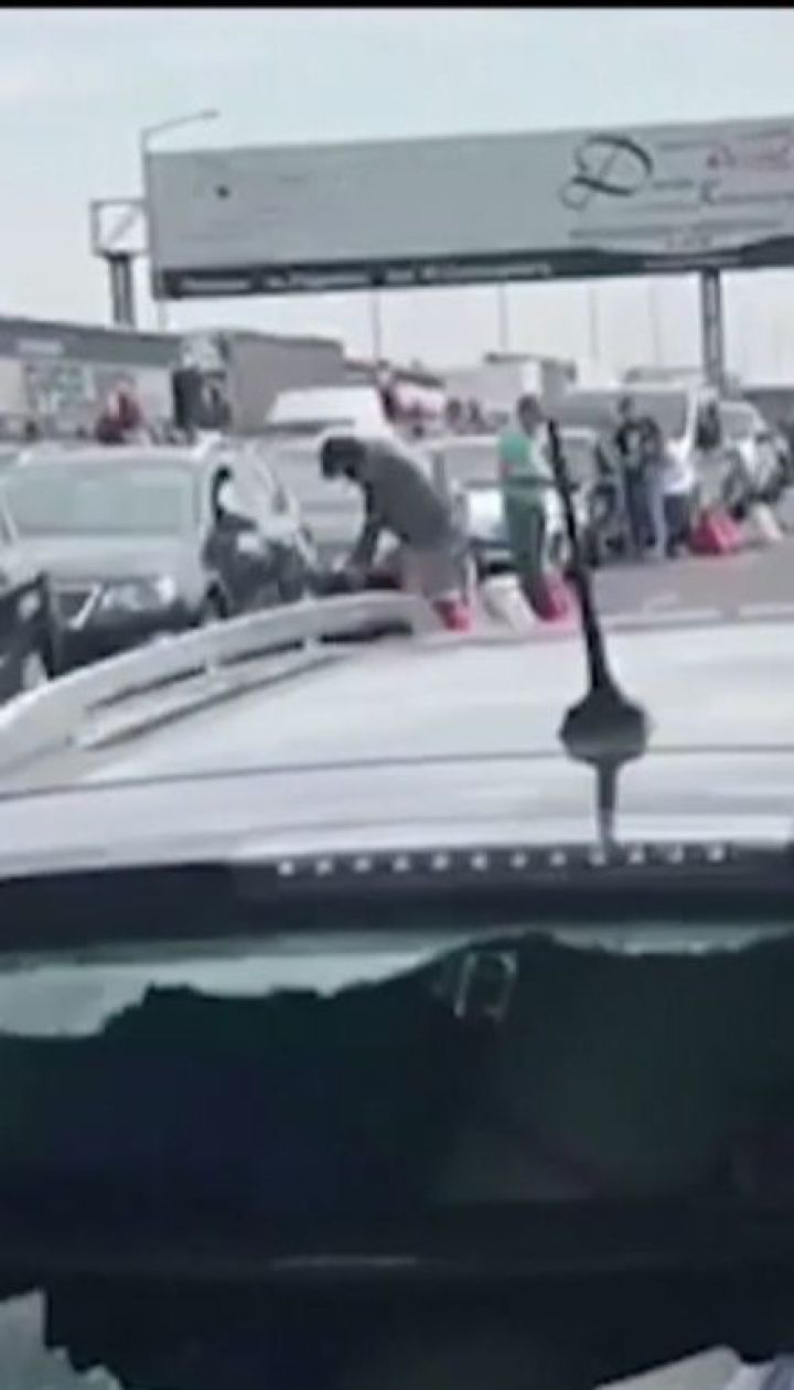 Штурм на границе. В "Краковце" иностранец на авто хотел проскочить в Украину из Польши