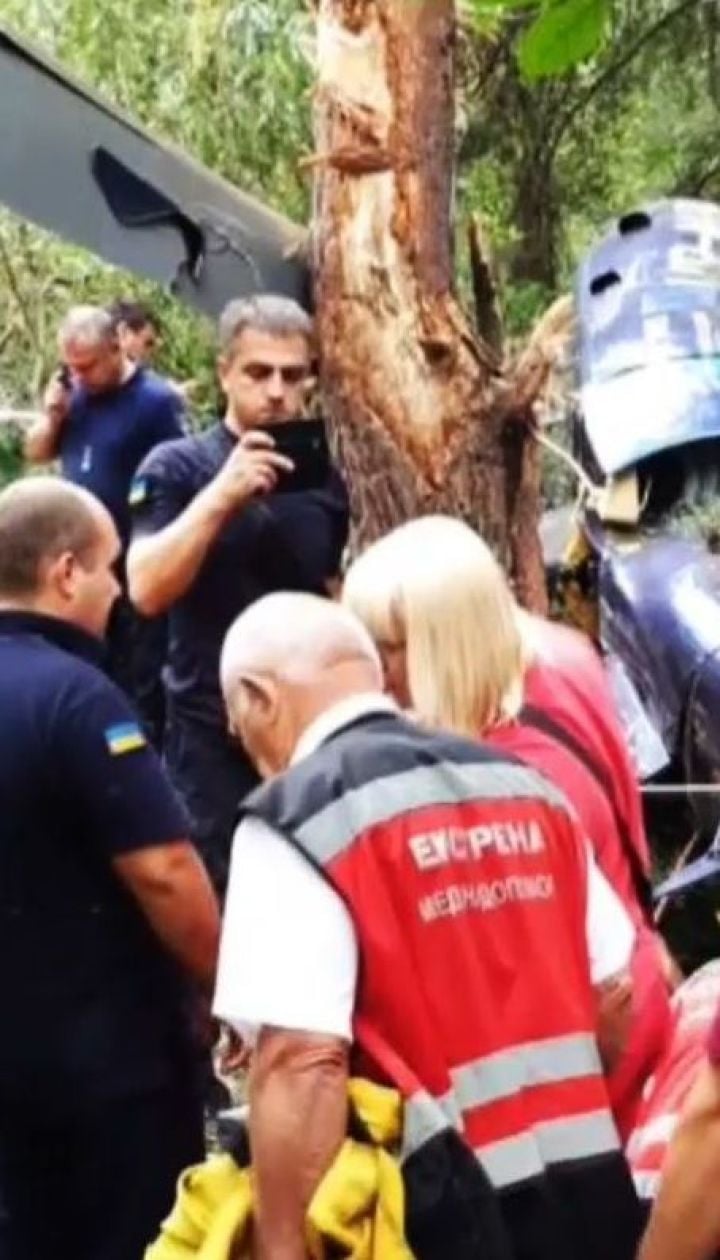 ТСН получила кадры падения вертолета, который разбился на Трухановом острове в Киеве