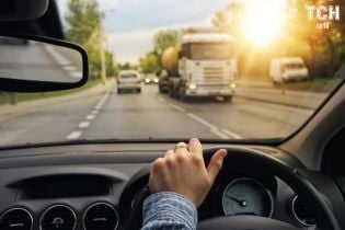 В Англии будут забирать права у водителей с нарушением зрения