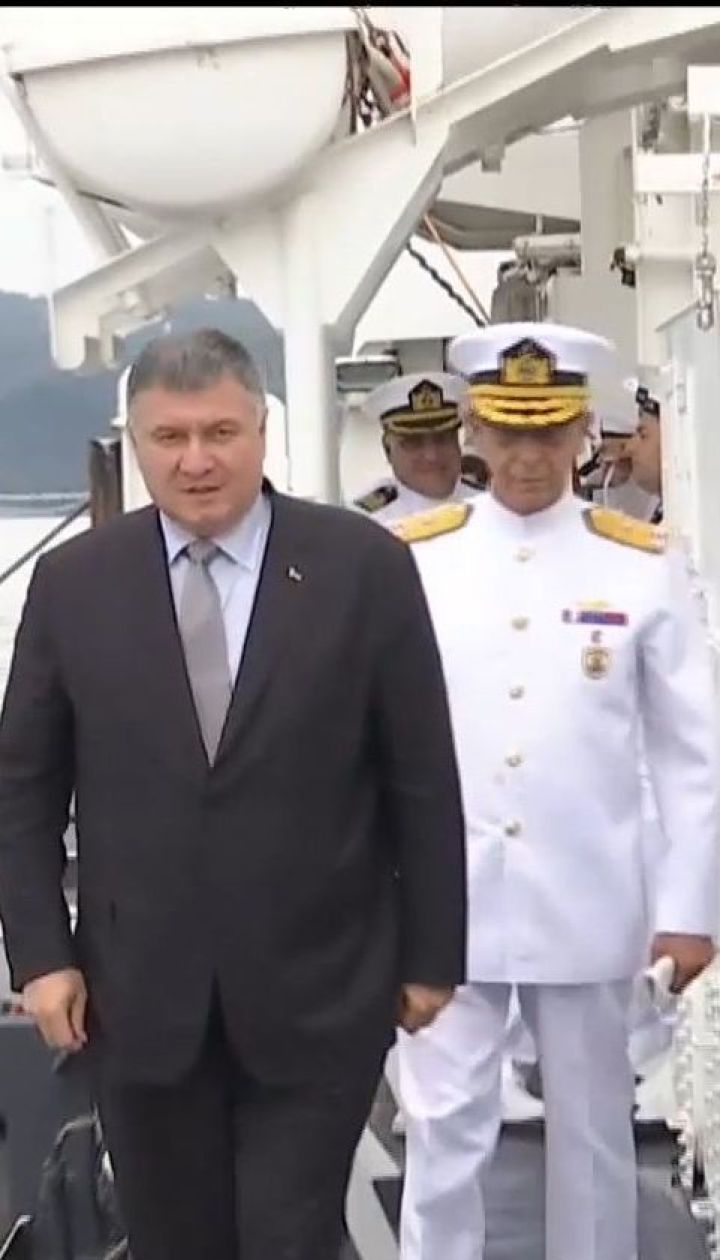 Аваков вместе с турецкими коллегами проинспектировали пролив Босфор на наличие нелегальных судов