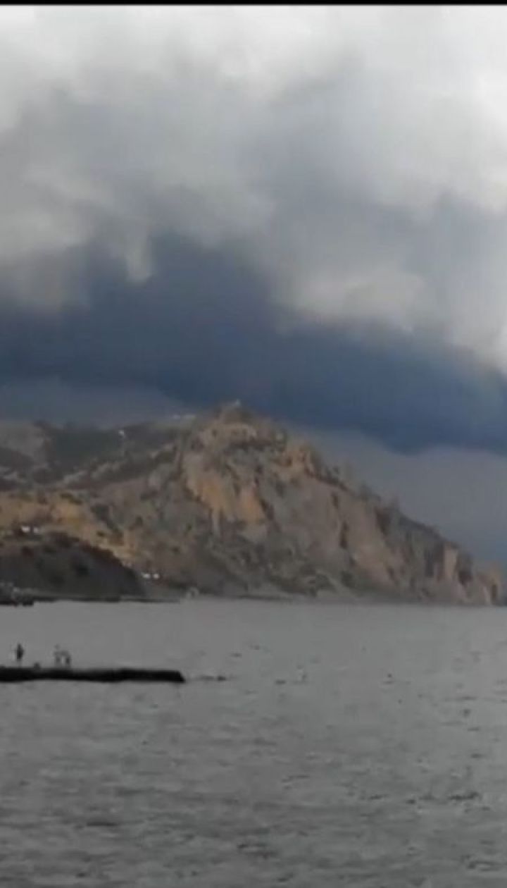 Кілька міст в окупованому Криму залили потоки дощової води