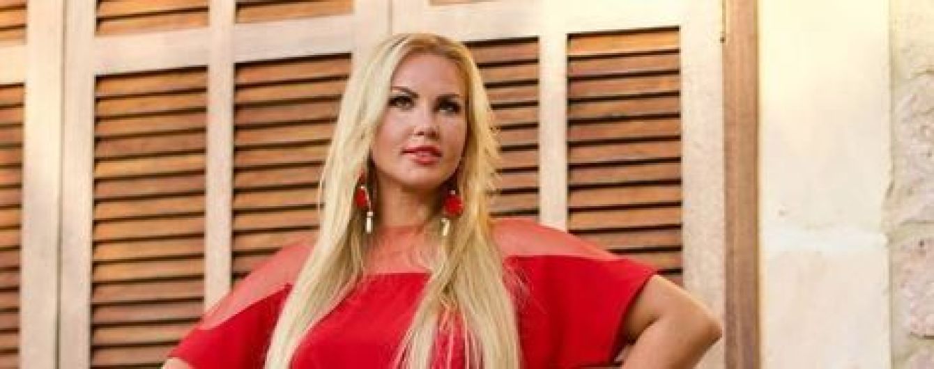 Співачка Камалія зворушливо привітала дочок з першим ювілеєм