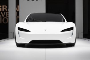 У Швейцарії показали Tesla Roadster та розсекретили можливості авто