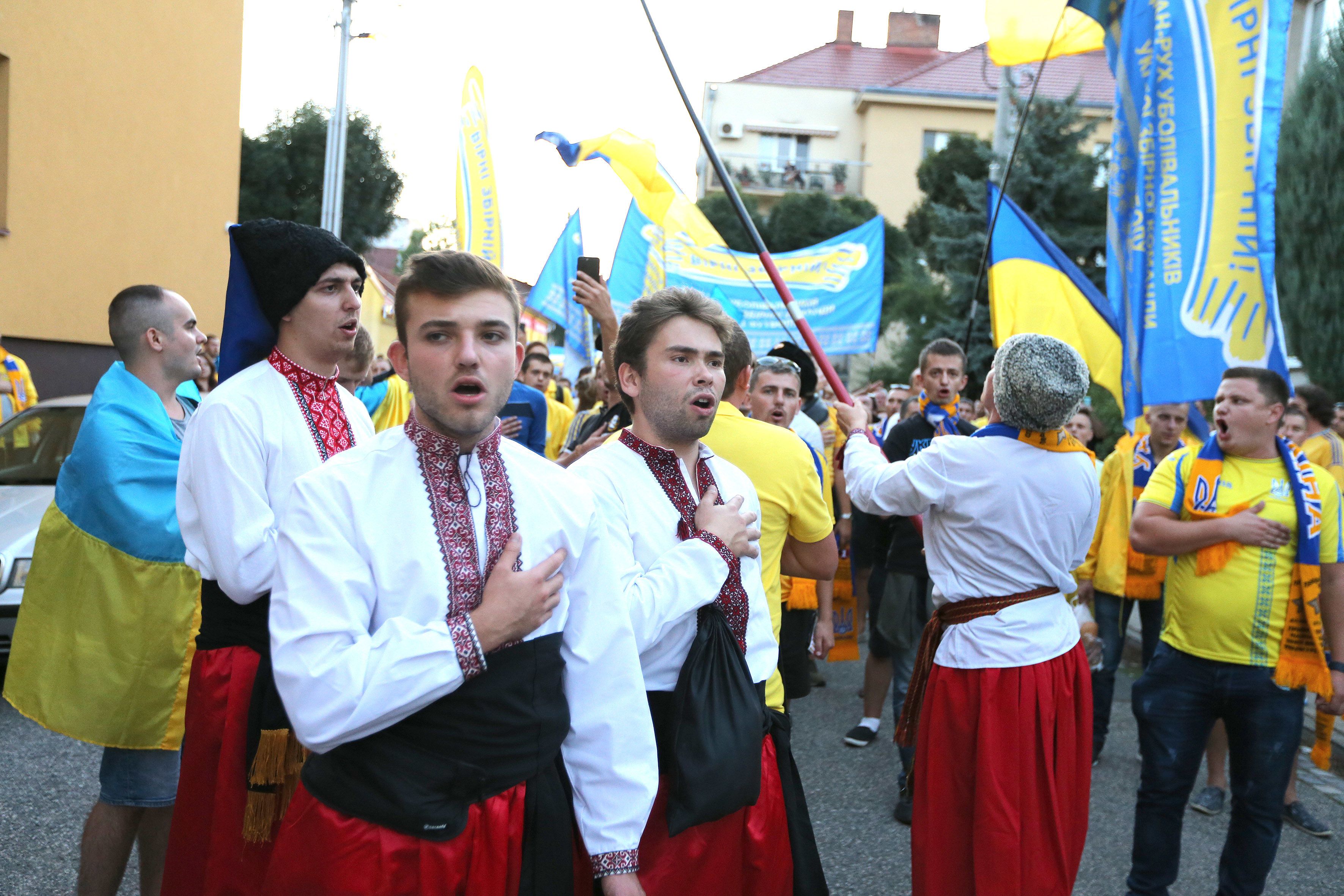 вірні збірній_11