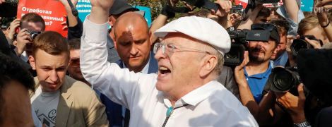 В России отказались наказывать Жириновского за прилюдное избиение украинца
