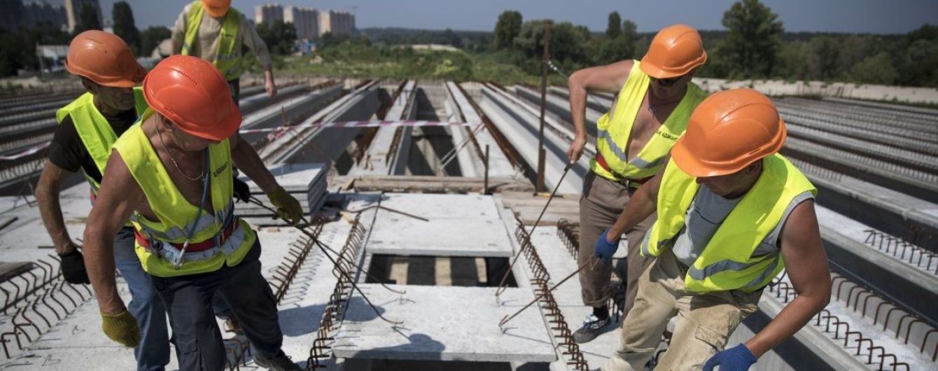 У Києві забудовник зайняв дорогу. Експідприємець розповів жахливі речі про причетного до оборудок чиновника КМДА