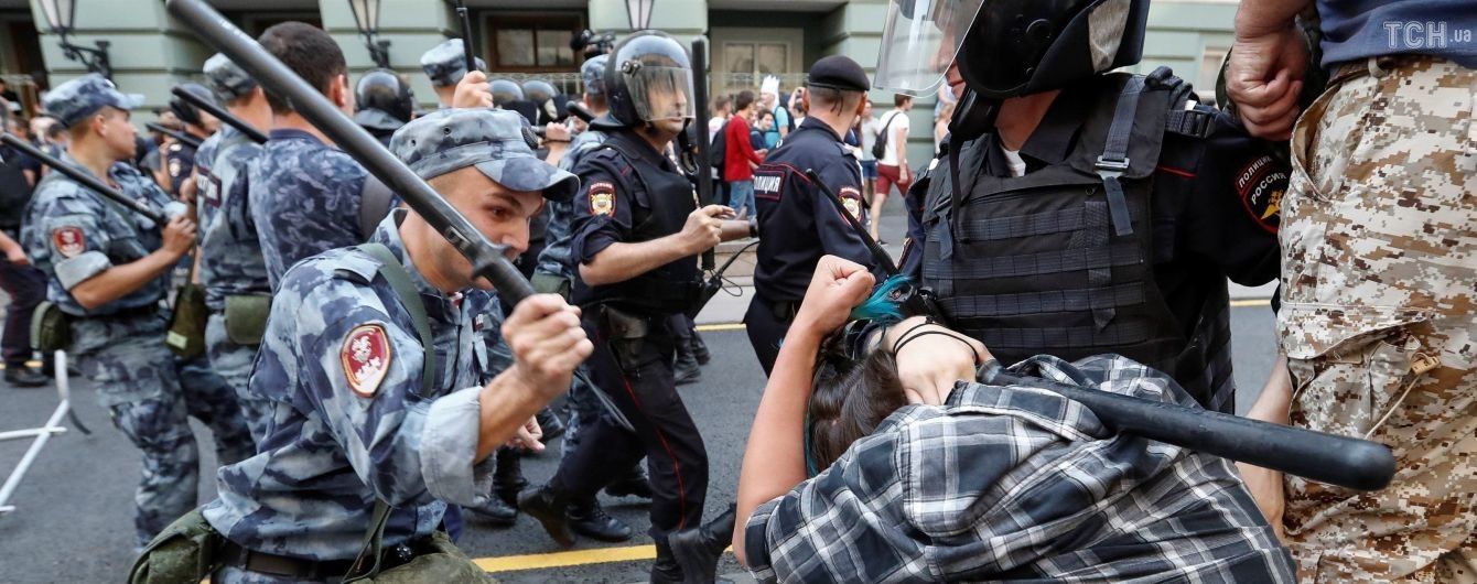 Более тысячи задержанных и дела о нападение на копов: последствия массовых протестов в России