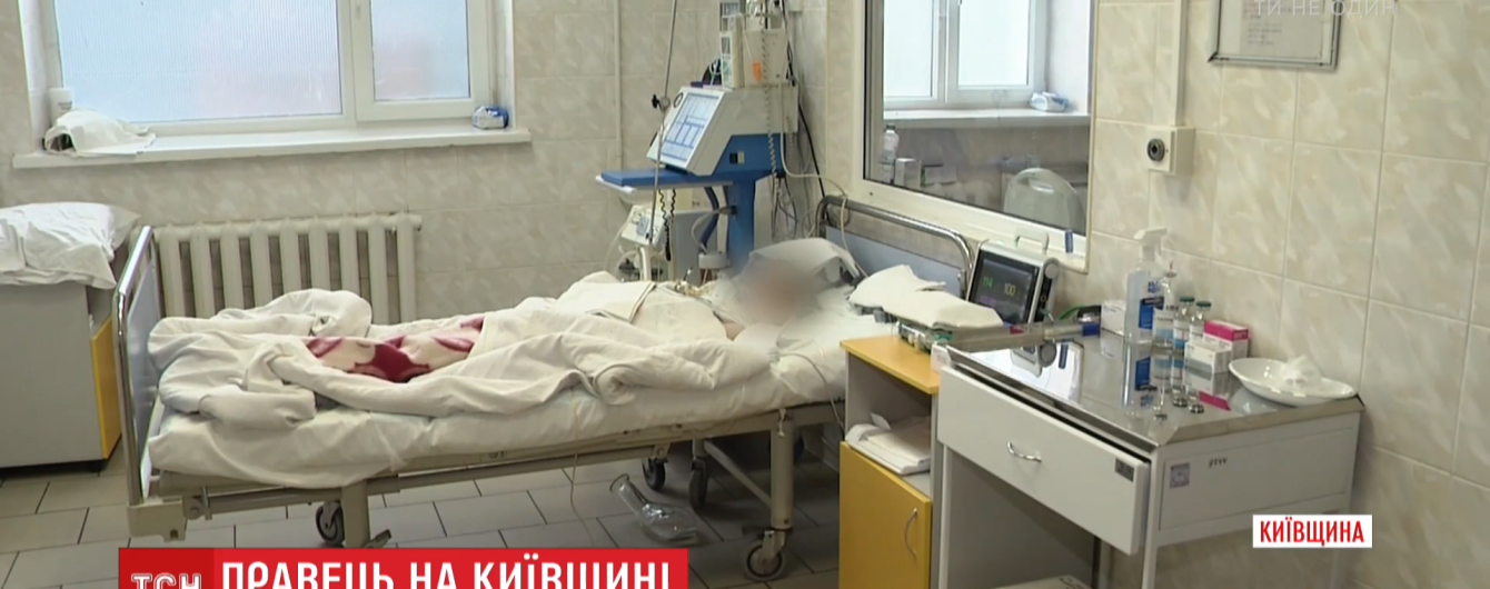 В больнице при смерти лежит больной столбняком мальчик. Напуганные родители сразу привили других детей