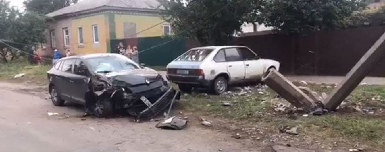 У Прилуках п’яний син мера збив стовп, знеструмивши будинки місцевих мешканців