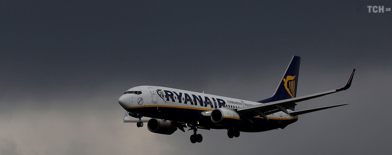 Члени екіпажів Ryanair оголосили про страйк у п'яти країнах