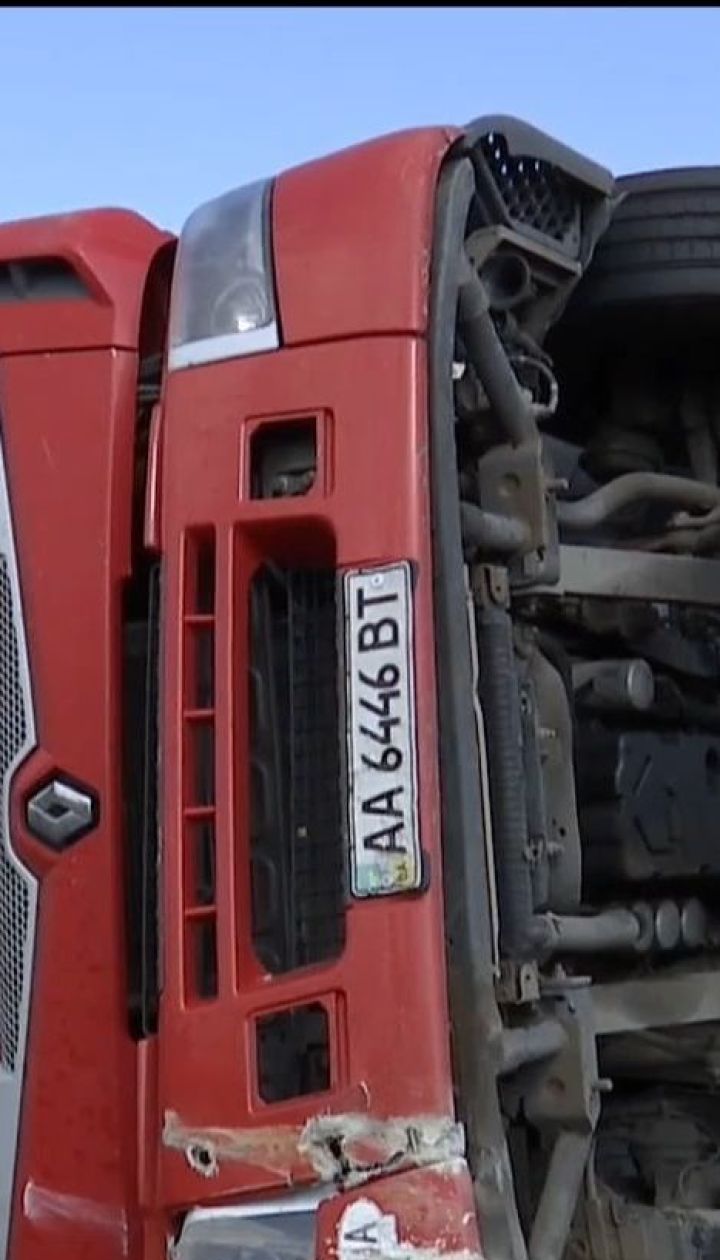 П'яний водій вантажівки спричинив ДТП на трасі "Київ-Чоп"