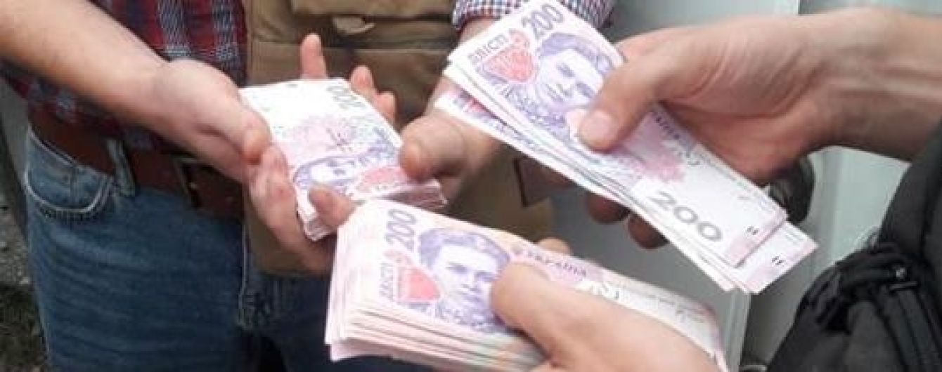 На Луганщині тимчасового начальника відділу поліції затримали на хабарі у 140 тис. грн