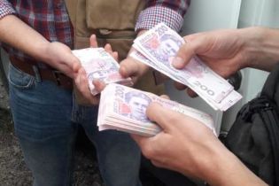 На Луганщині тимчасового начальника відділу поліції затримали на хабарі у 140 тис. грн
