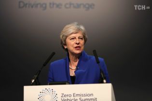 Сторонники жесткого Brexit в партии премьера Великобритании Мэй пытаются отправить ее в отставку