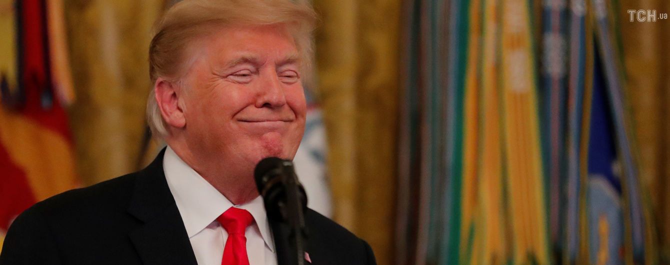 Порноактриса выпускает откровенные мемуары об отношениях с Трампом
