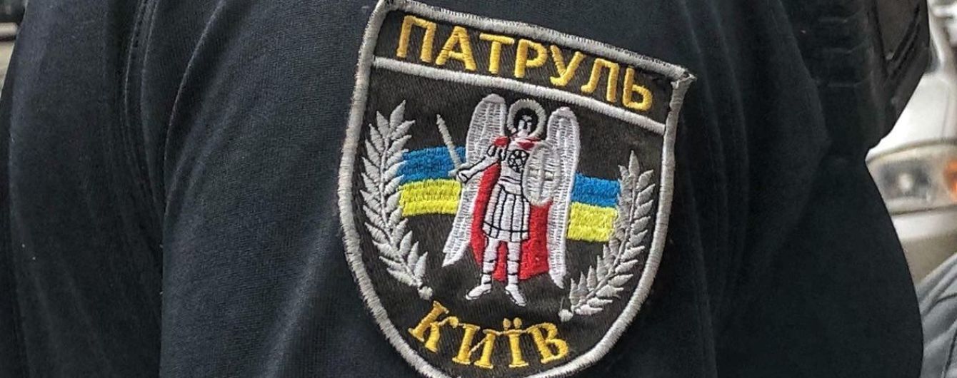 У Києві врятували 89-річну жінку, яка намагалася зістрибнути з десятого поверху