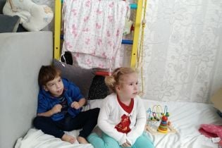 Родина Іванових просить допомоги в лікуванні двох діток Софії і Андрія