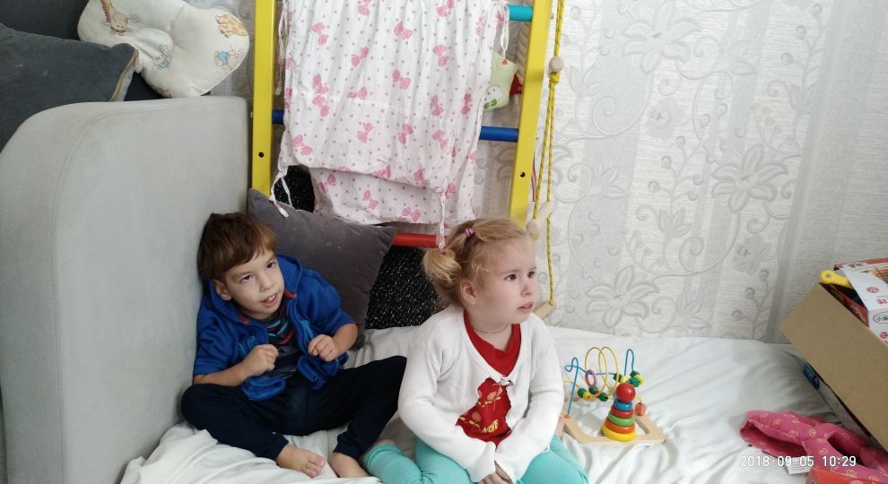 Родина Іванових просить допомоги в лікуванні двох діток Софії і Андрія