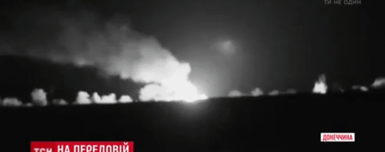 На Донбассе посреди ночи взлетел в небо склад с боеприпасами боевиков и взрывался до утра