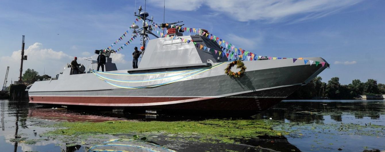 Україна посилює свою військову присутність в Азовському морі, перекидаючи техніку суходолом