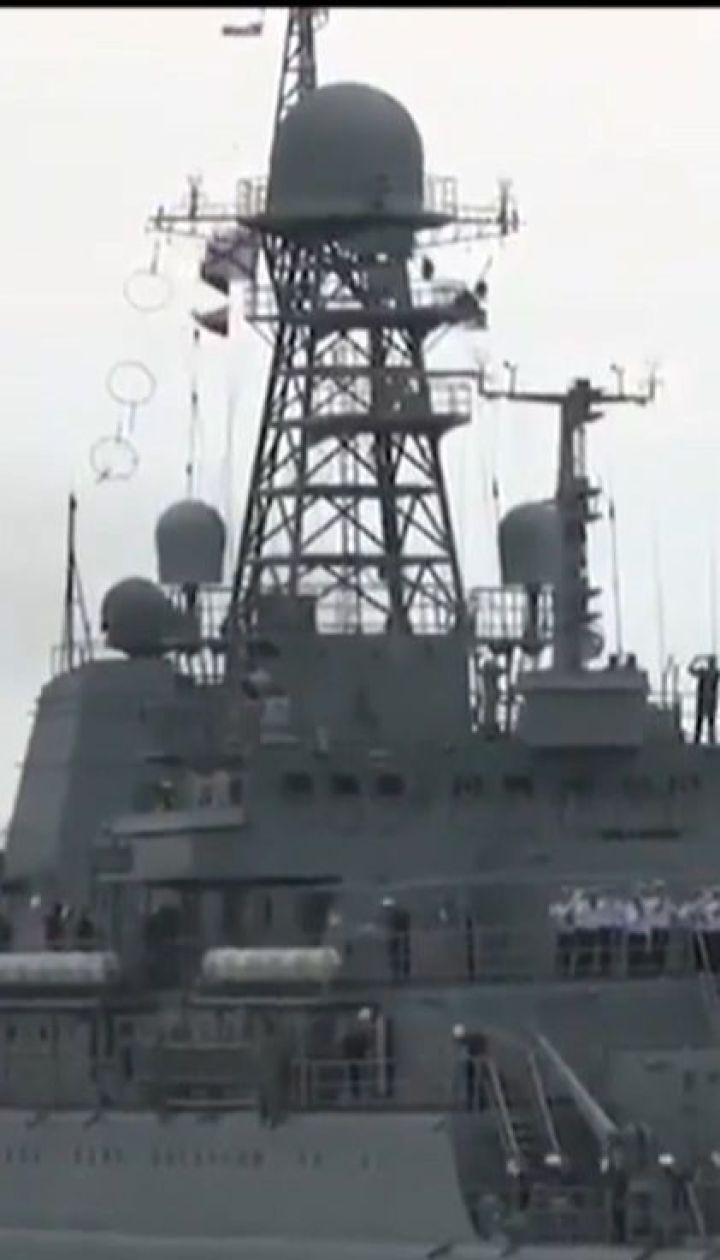 Украинские боевые корабли попали в Азовское море под носом у русских