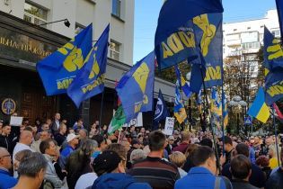 Полиция начала расследование по двум уголовным статьям из-за стычек под ГПУ