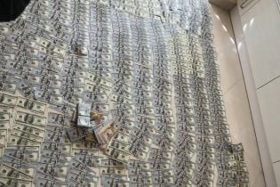 У Запоріжжі керівники вишу торгували підробленими дипломами та посвідками на проживання в Україні