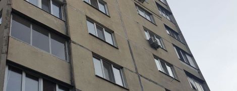 Девушка-подросток выпрыгнула с 11-го этажа высотки в Киеве