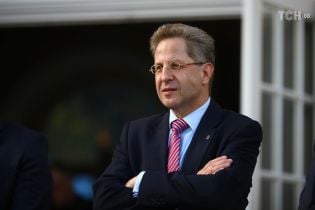 Голова німецької контррозвідки втратив посаду через висловлювання про напади на мігрантів у Хемніці