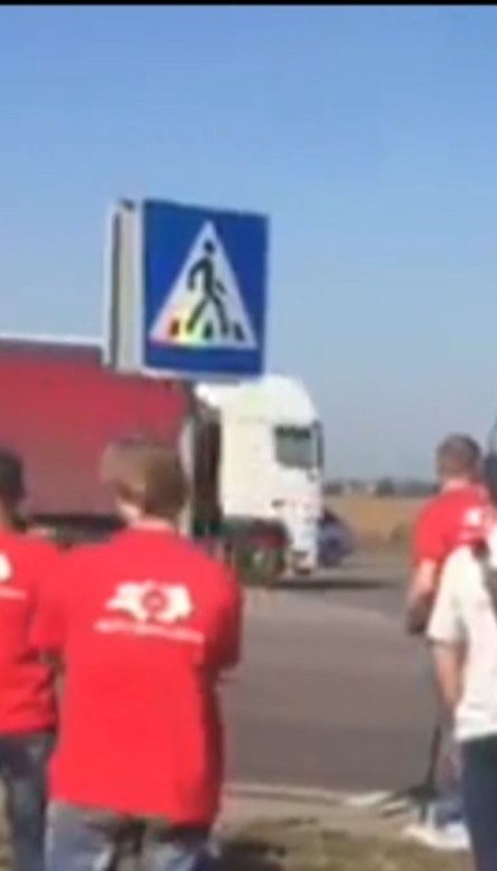 Активісти заблокували дві траси на Рівненщині з вимогами зробити якісний ремонт доріг