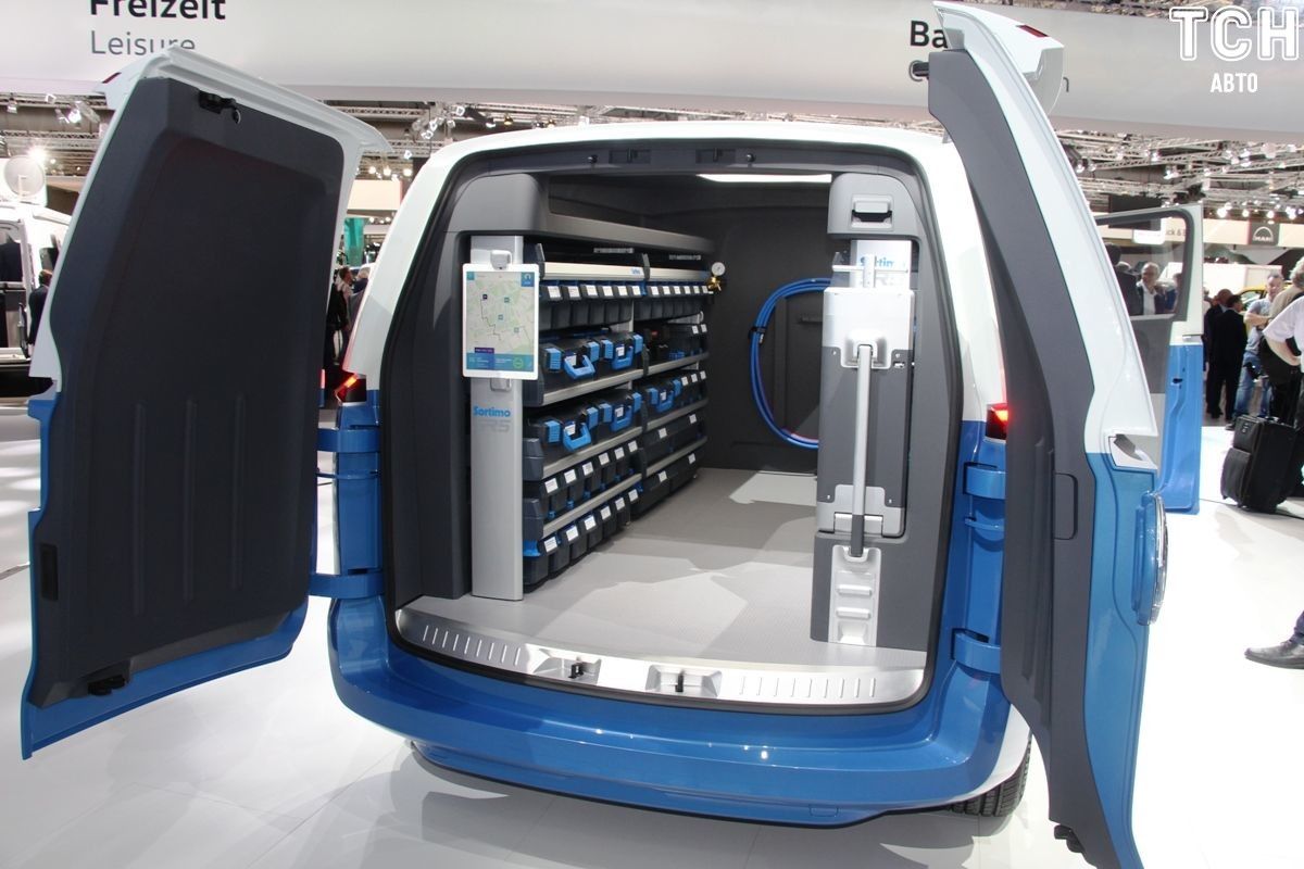 Volkswagen Buzz Cargo в середині_1