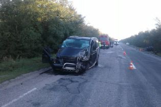 На Запоріжжі у моторошній ДТП мікроавтобуса та Lanos загинули четверо людей