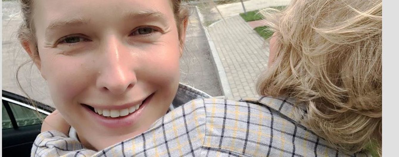 Одинаково одеты: Катя Осадчая показала фото сына с мужем