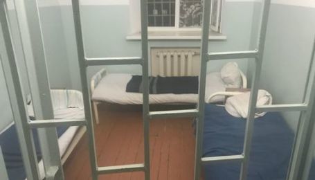 Психічнохворих убивць і ґвалтівників відпустили гуляти вулицями на Житомирщині