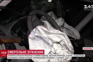 На Виннитчине Mercedes врезался в гужевую подводу, а после - в грузовик