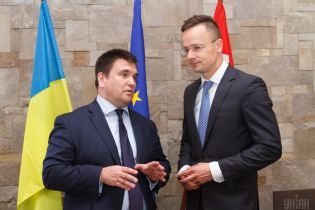 Скандал із паспортами. Угорщина шантажує пригальмуванням процесу євроінтеграції України