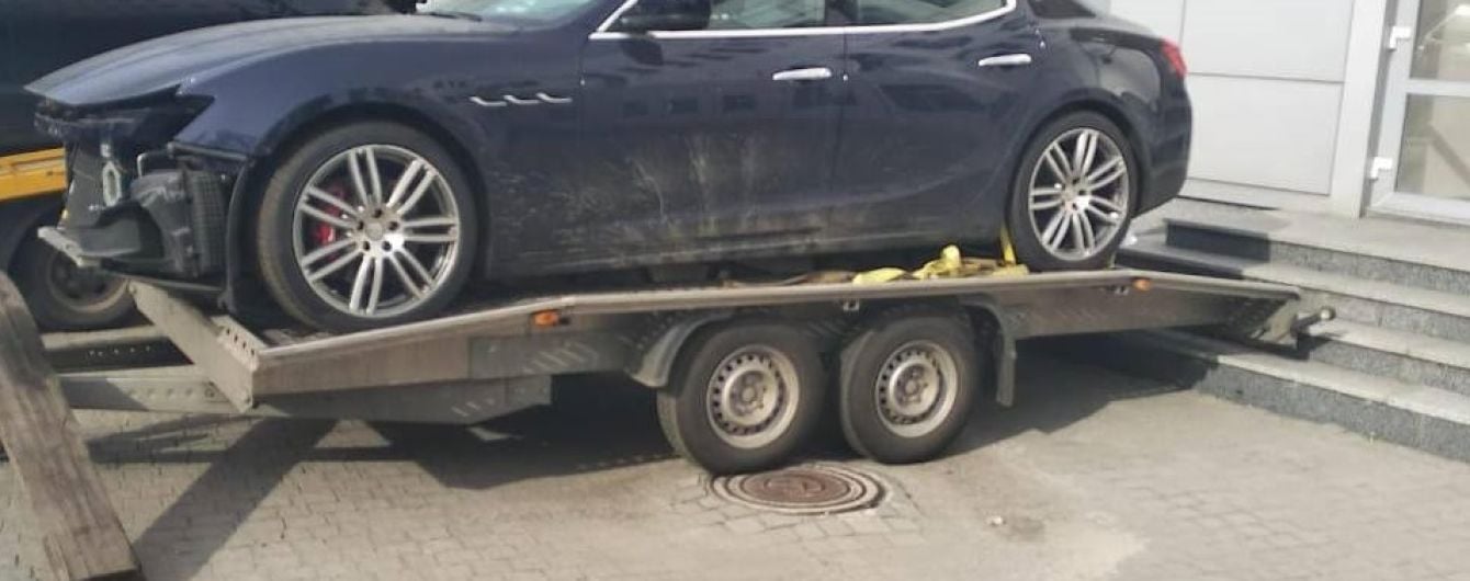 На таможне задержали Maserati по цене в 9,5 тысячи долларов
