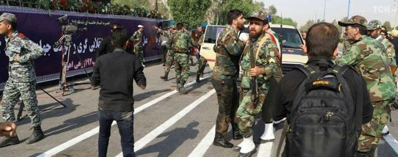 Унаслідок стрілянини під час військового параду в Ірані загинуло 10 осіб