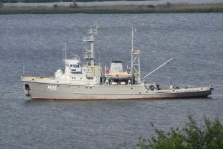 Українські кораблі прямують до Азовського моря через окуповану Керченську протоку - ЗМІ