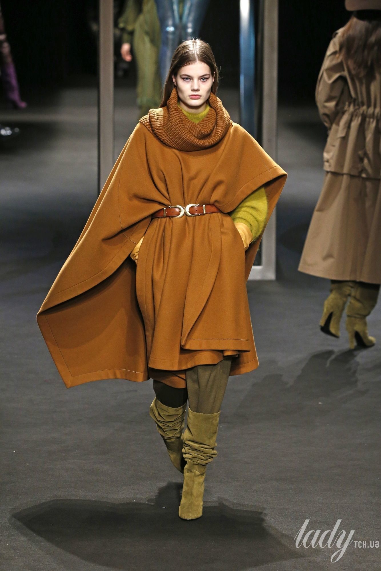 Коллекция Alberta Ferretti прет-а-порте сезона осень-зима 2018-2019_19