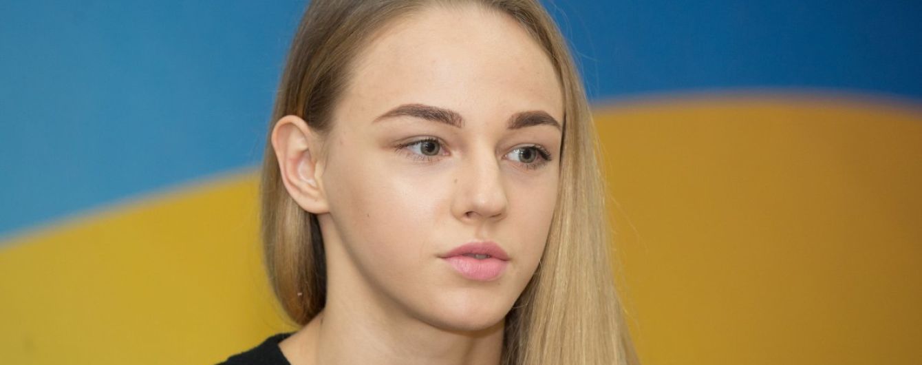 извиняюсь, но, по-моему, сосет член в позе 69 качества уловлю смысл! Через