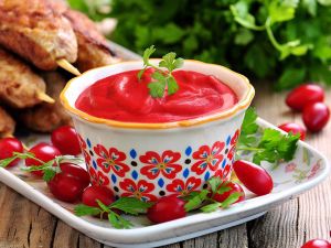 Сезонный соус из кизила