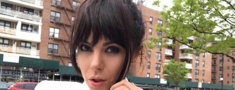 Аппетитная Настя Каменских показала упругие ягодицы в мини-бикини