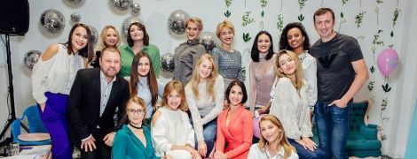 Елена Кравец и Ко под шампанское и цветные пирожные представили юмористический проект "Женский Квартал"